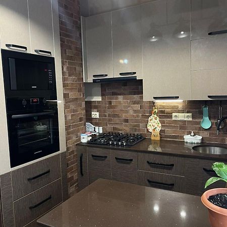 Apartment Anzi Batumi Bagian luar foto