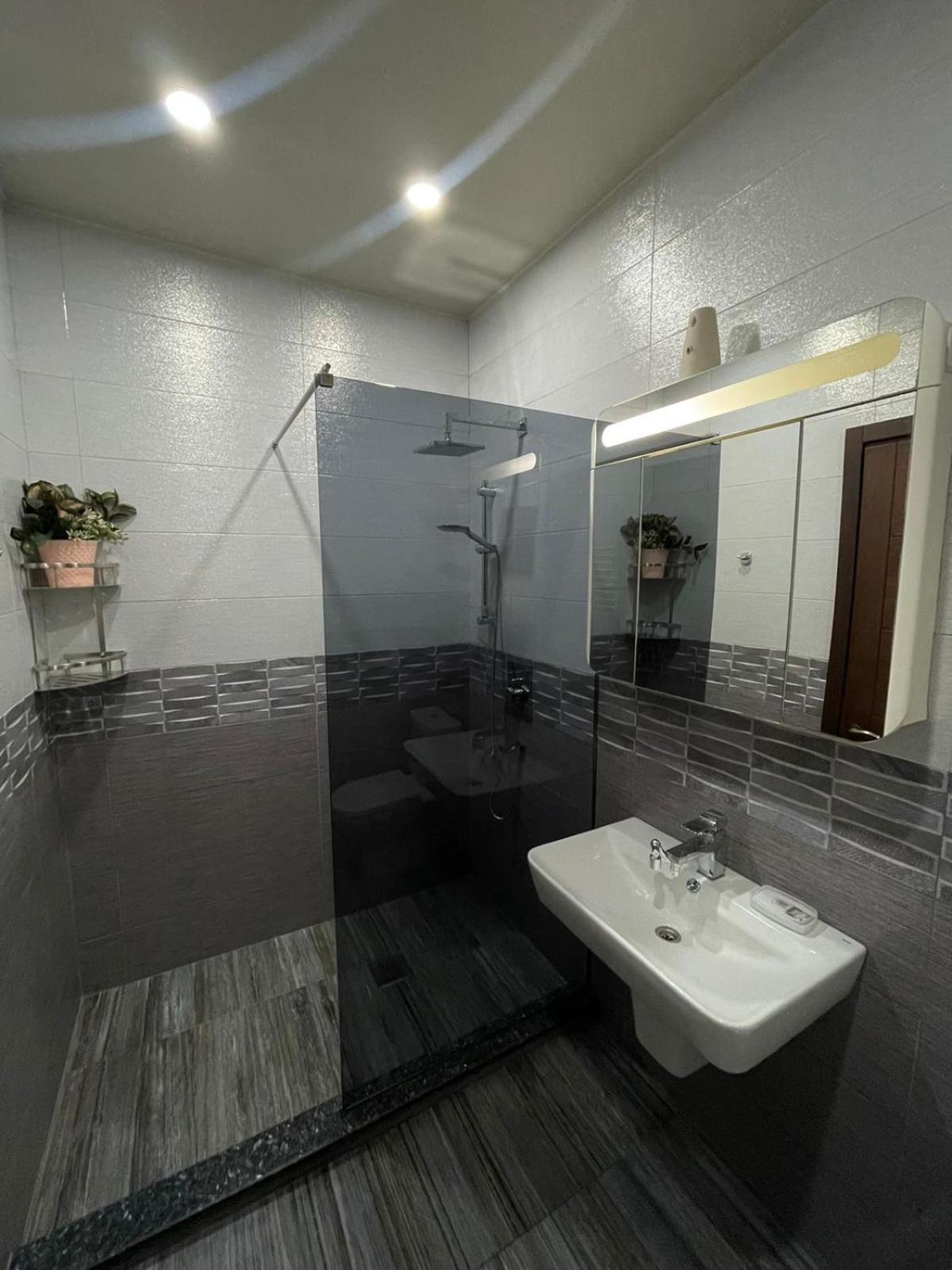 Apartment Anzi Batumi Bagian luar foto