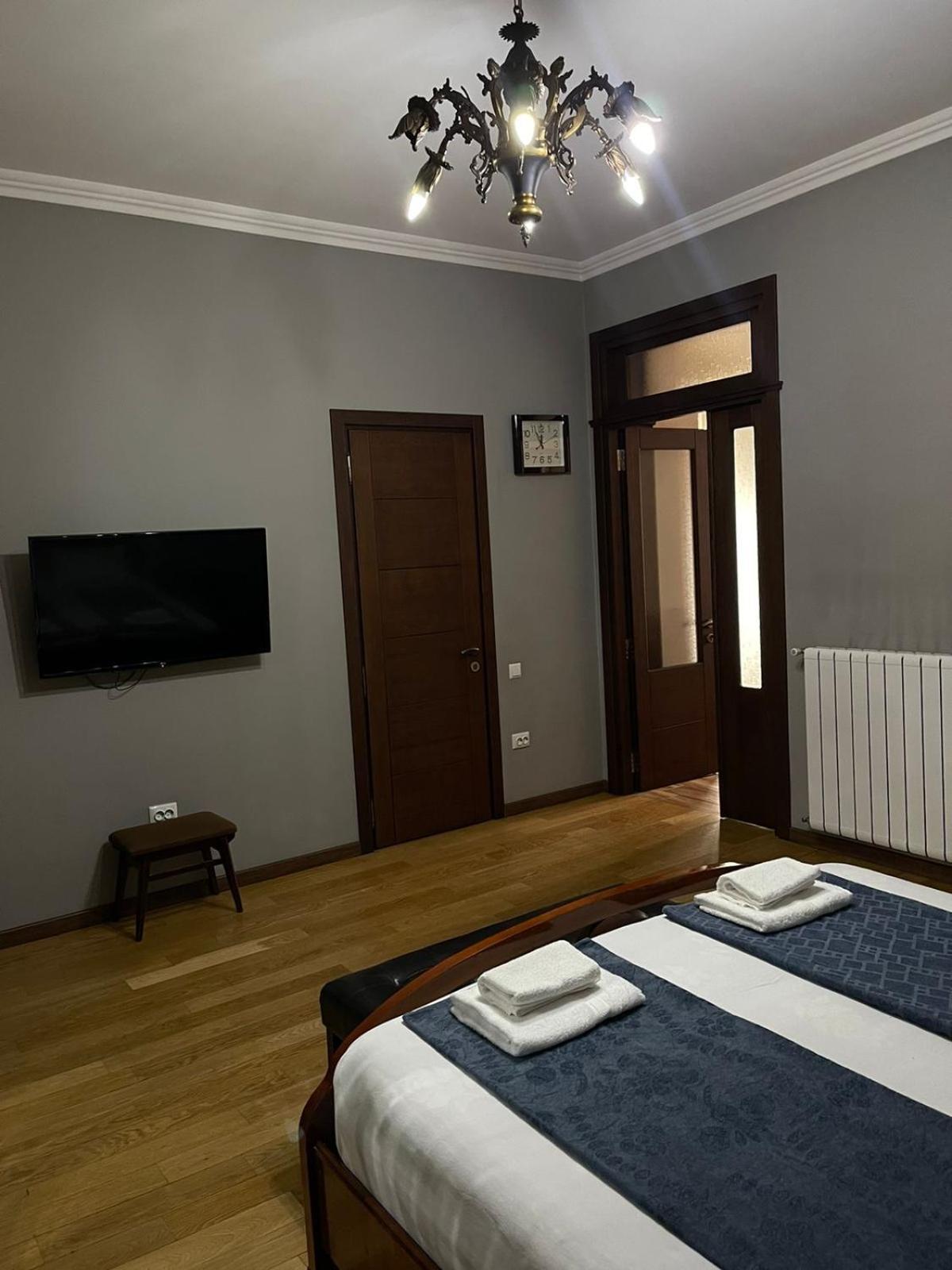 Apartment Anzi Batumi Bagian luar foto