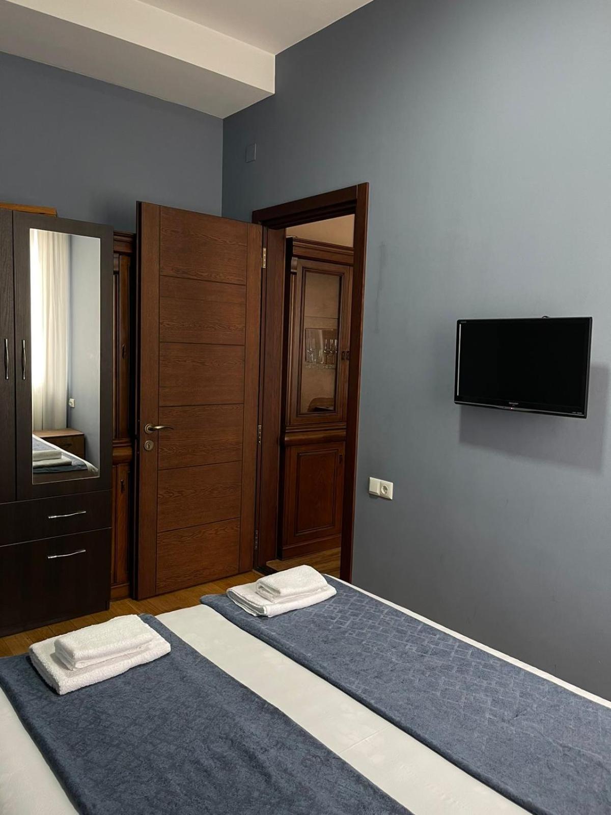 Apartment Anzi Batumi Bagian luar foto
