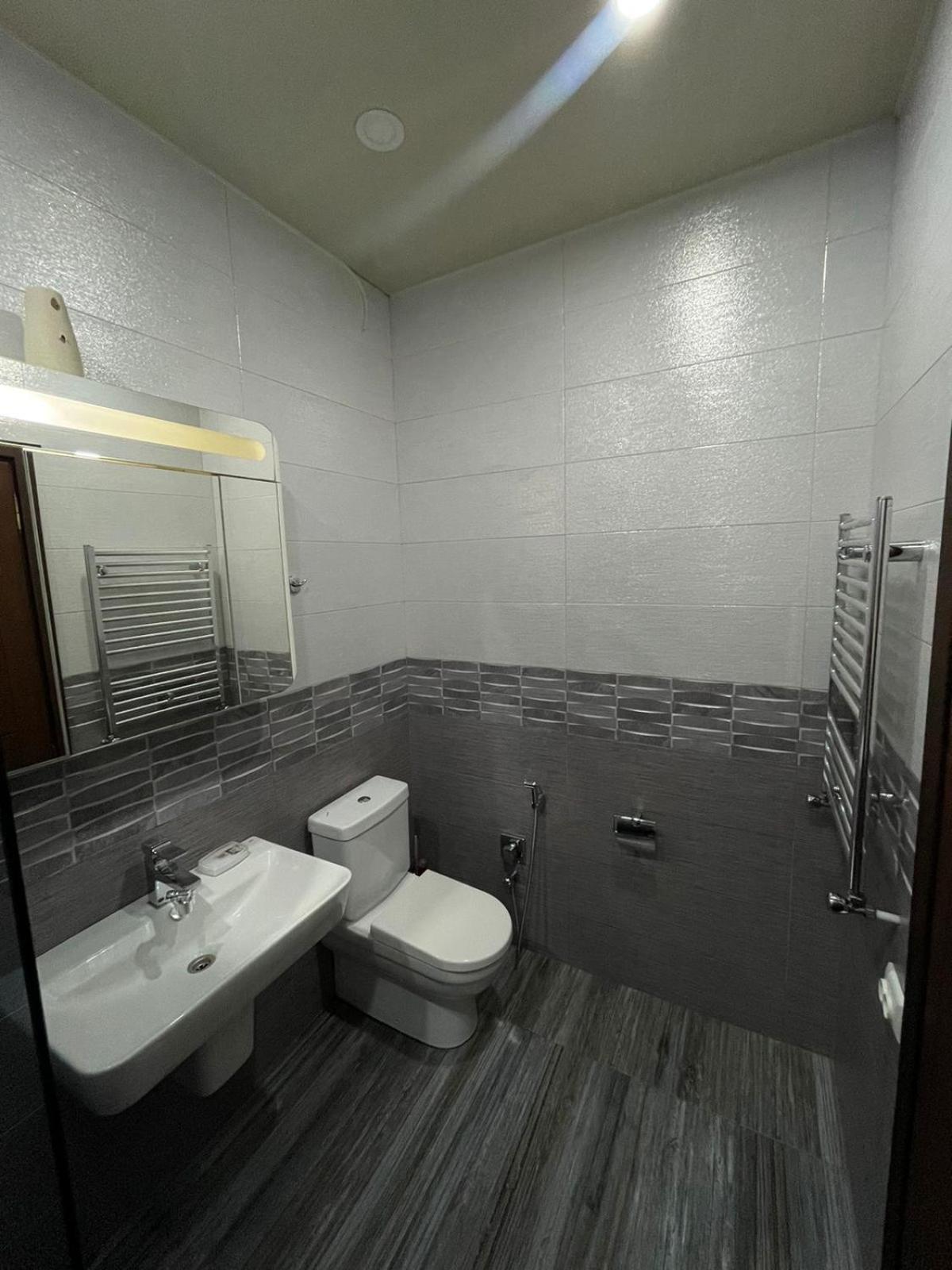 Apartment Anzi Batumi Bagian luar foto