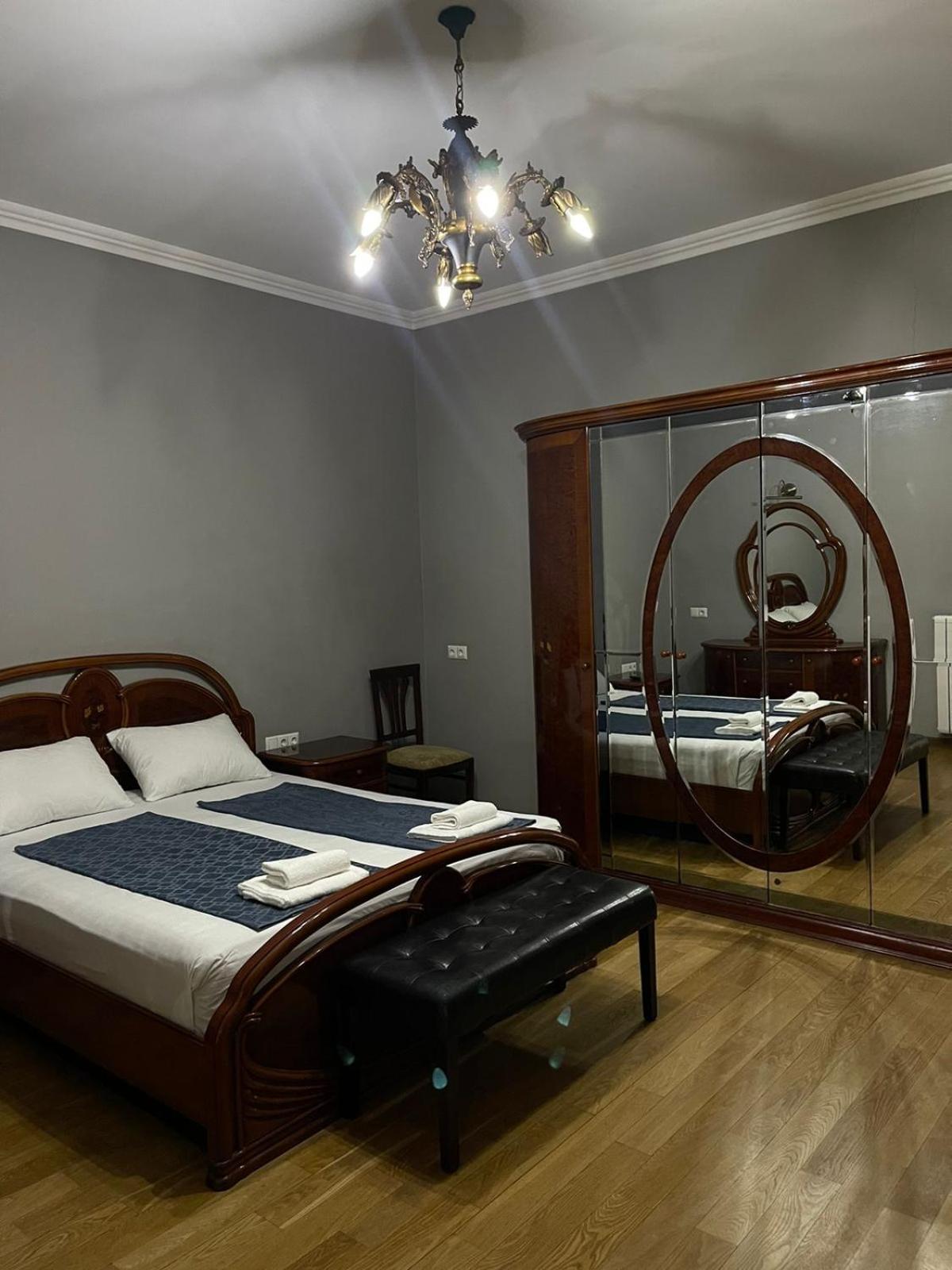 Apartment Anzi Batumi Bagian luar foto