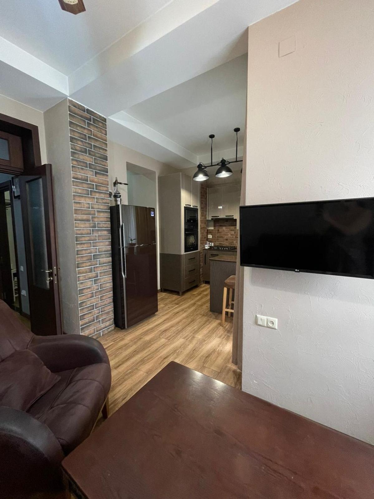 Apartment Anzi Batumi Bagian luar foto