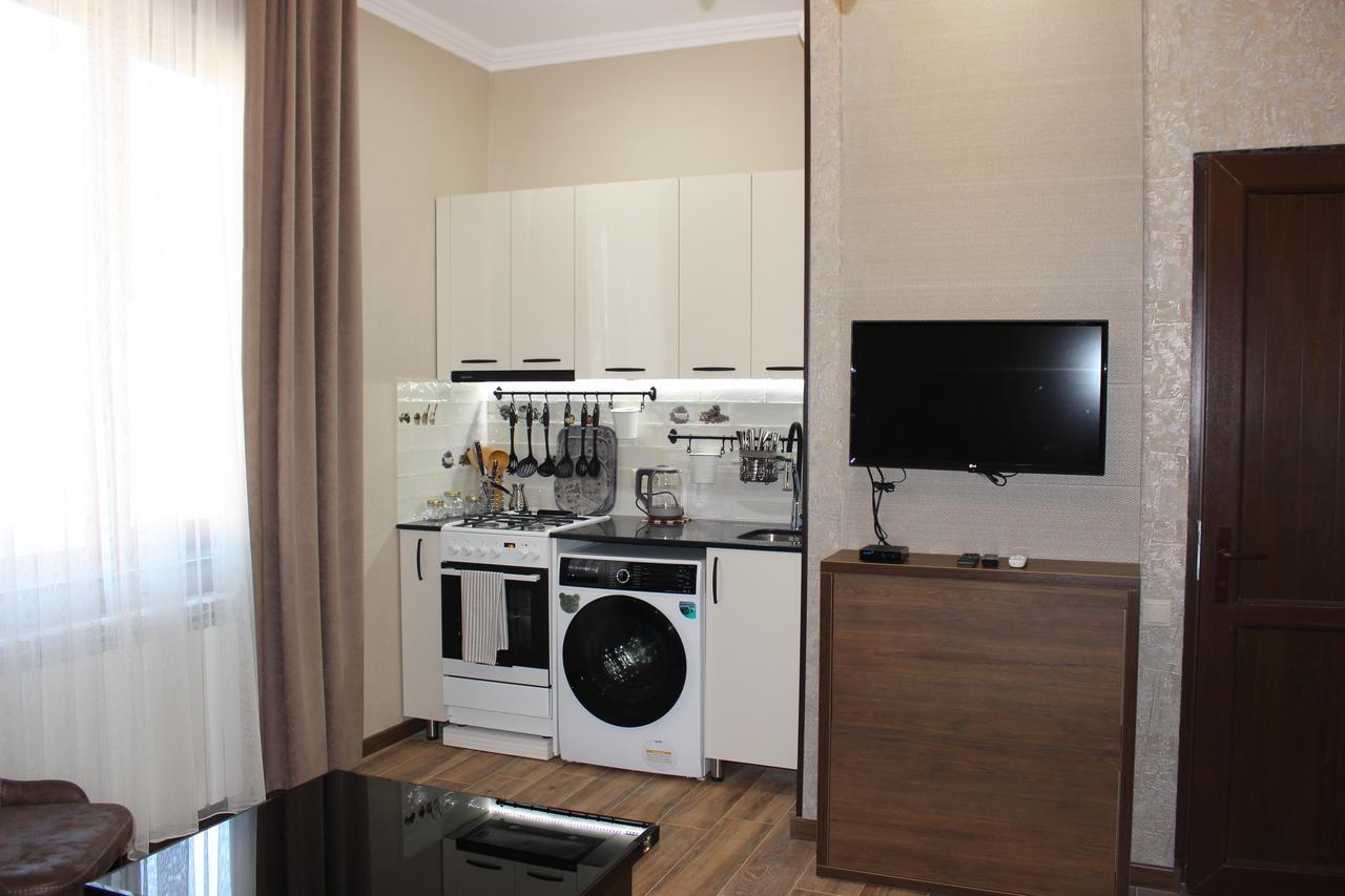 Apartment Anzi Batumi Bagian luar foto