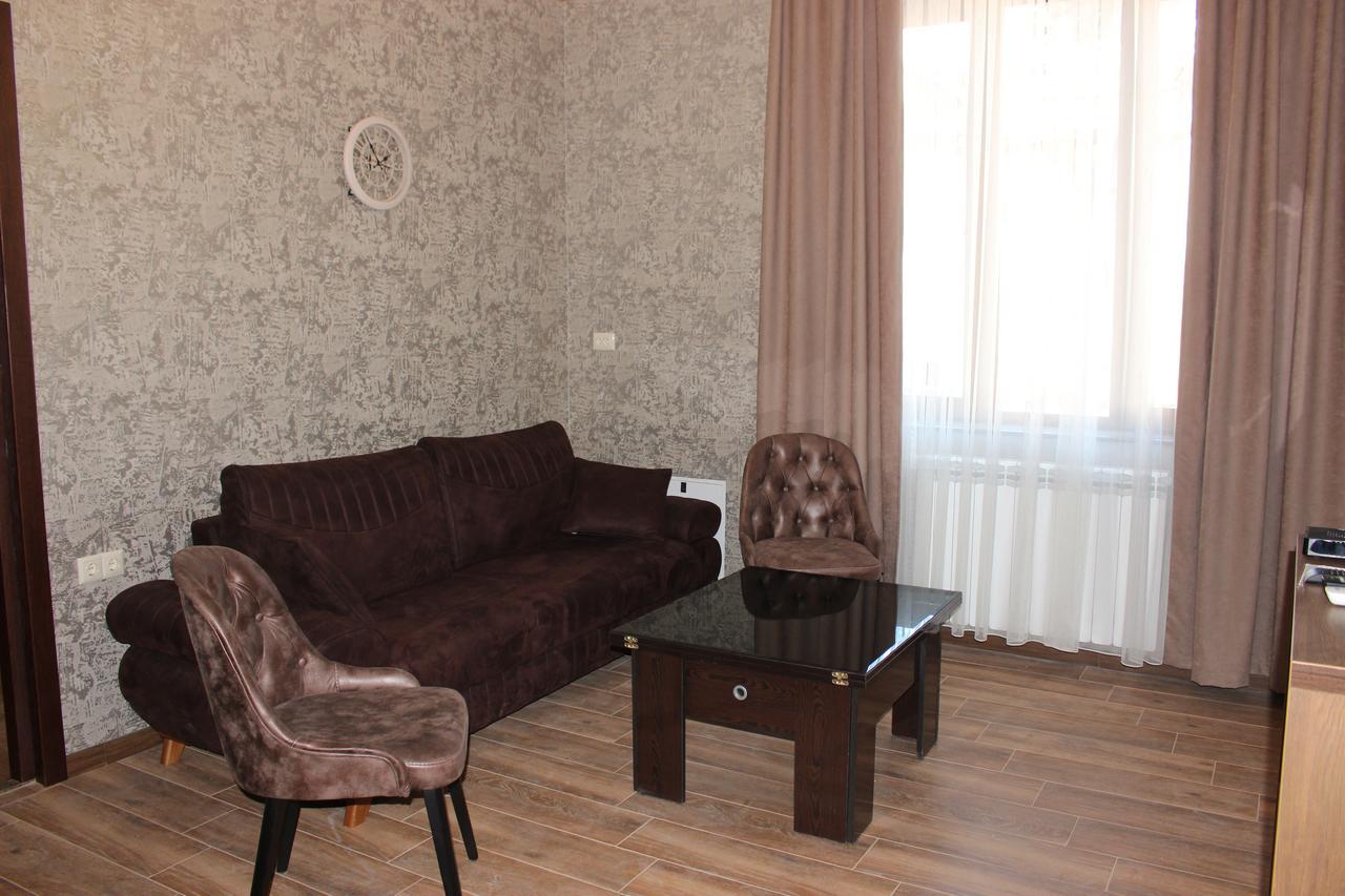 Apartment Anzi Batumi Bagian luar foto