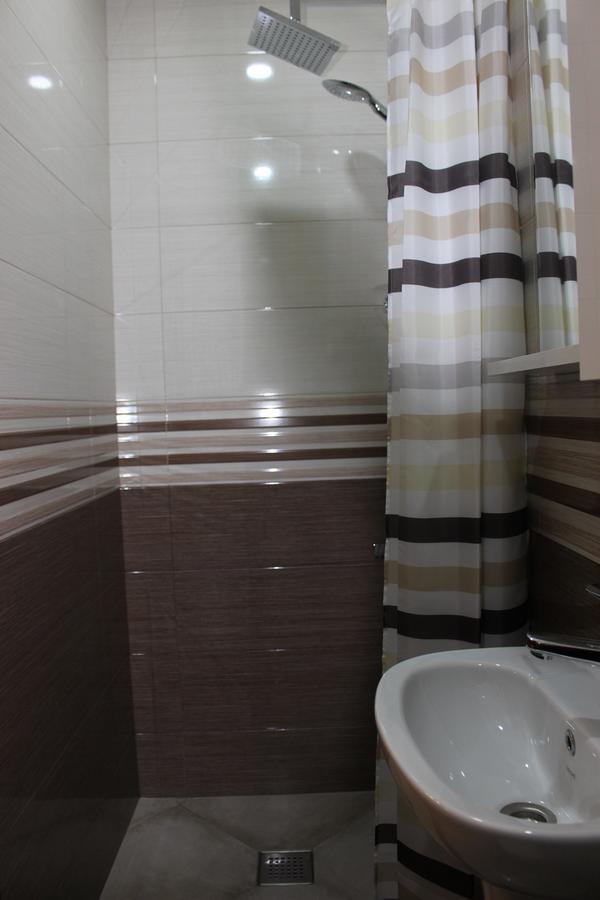 Apartment Anzi Batumi Bagian luar foto