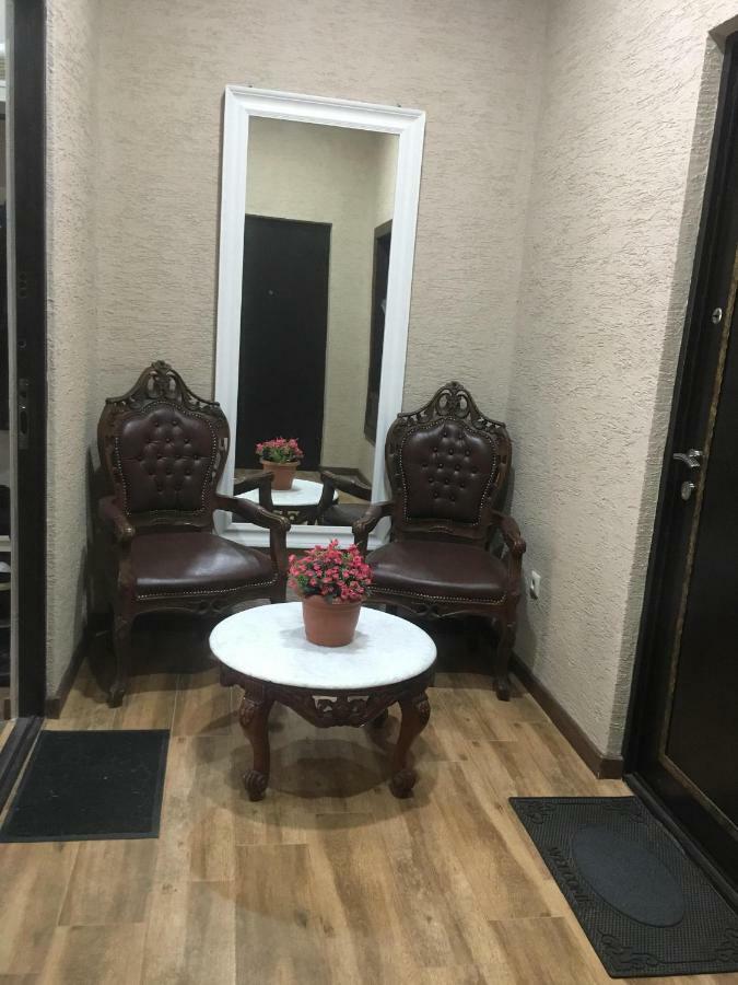 Apartment Anzi Batumi Bagian luar foto
