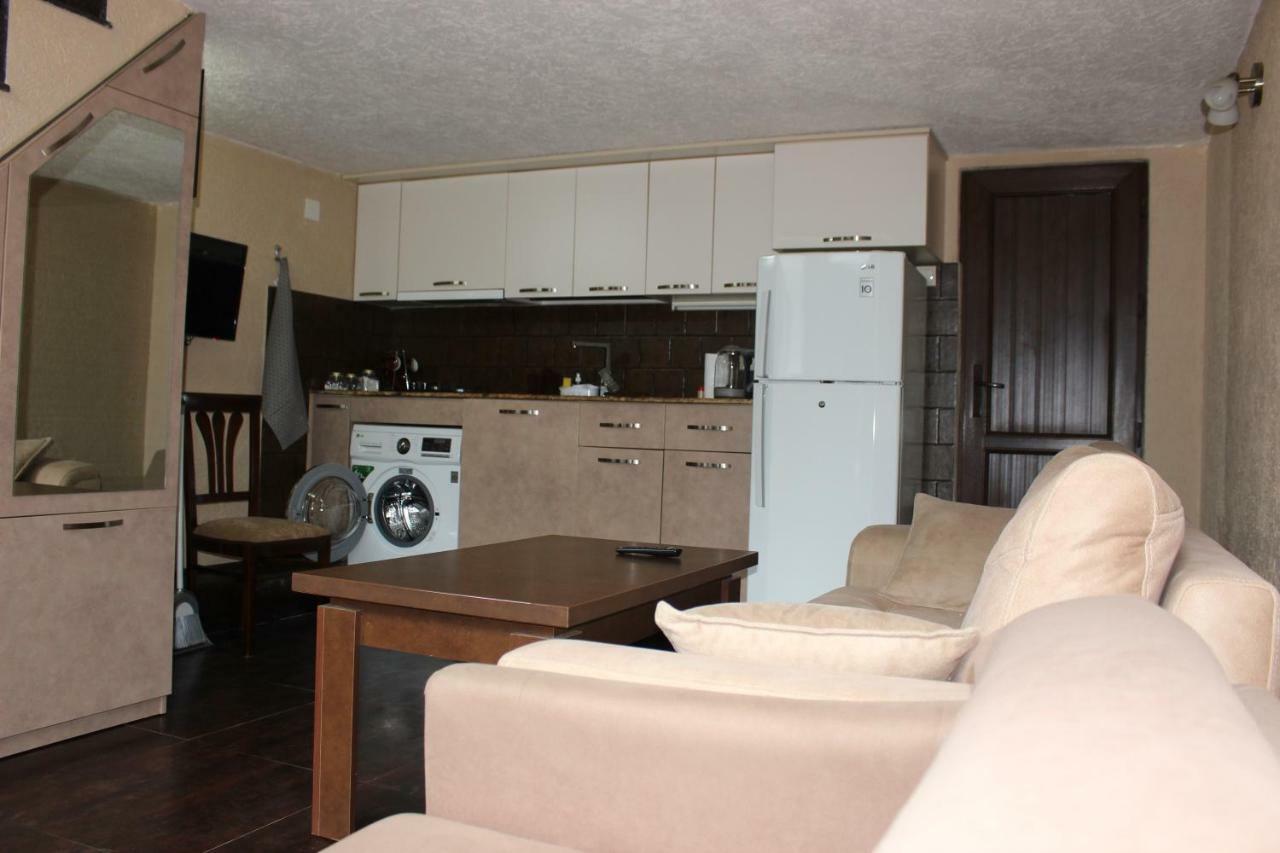 Apartment Anzi Batumi Bagian luar foto